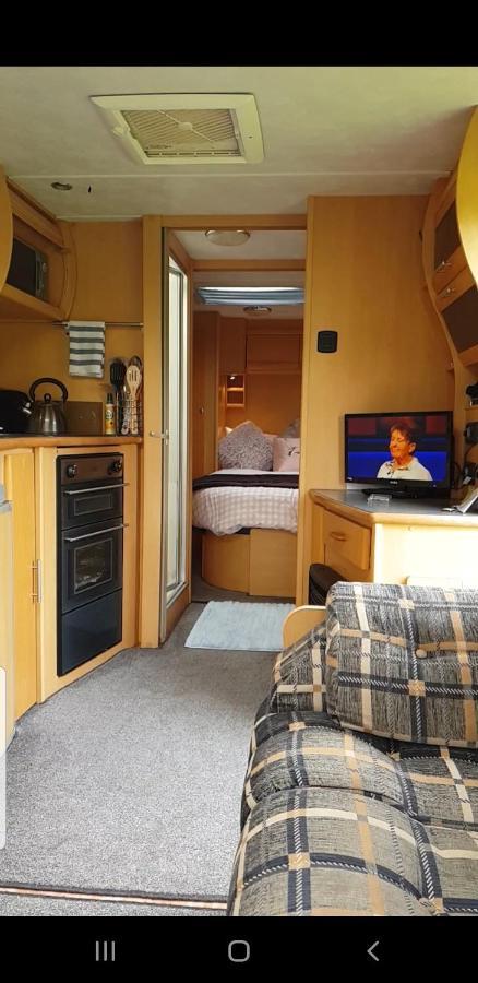 Self Contained Holiday Home Caravan Corsham Bagian luar foto