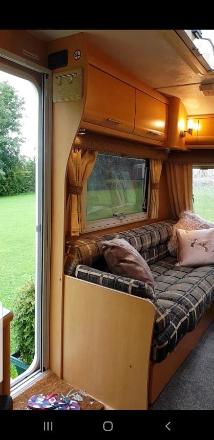 Self Contained Holiday Home Caravan Corsham Bagian luar foto