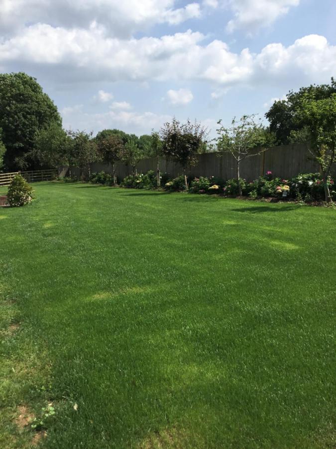 Self Contained Holiday Home Caravan Corsham Bagian luar foto