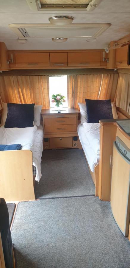 Self Contained Holiday Home Caravan Corsham Bagian luar foto