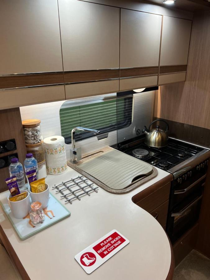 Self Contained Holiday Home Caravan Corsham Bagian luar foto