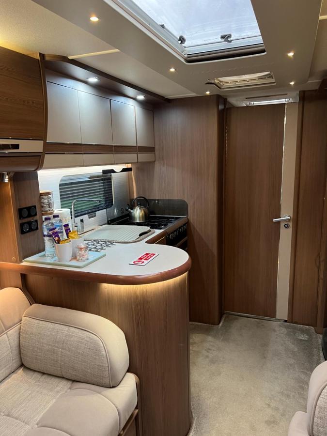 Self Contained Holiday Home Caravan Corsham Bagian luar foto