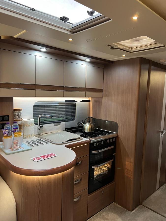 Self Contained Holiday Home Caravan Corsham Bagian luar foto